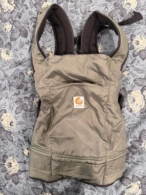 Ergobaby Soft-Structured Carrier in Olive with Dark Trim